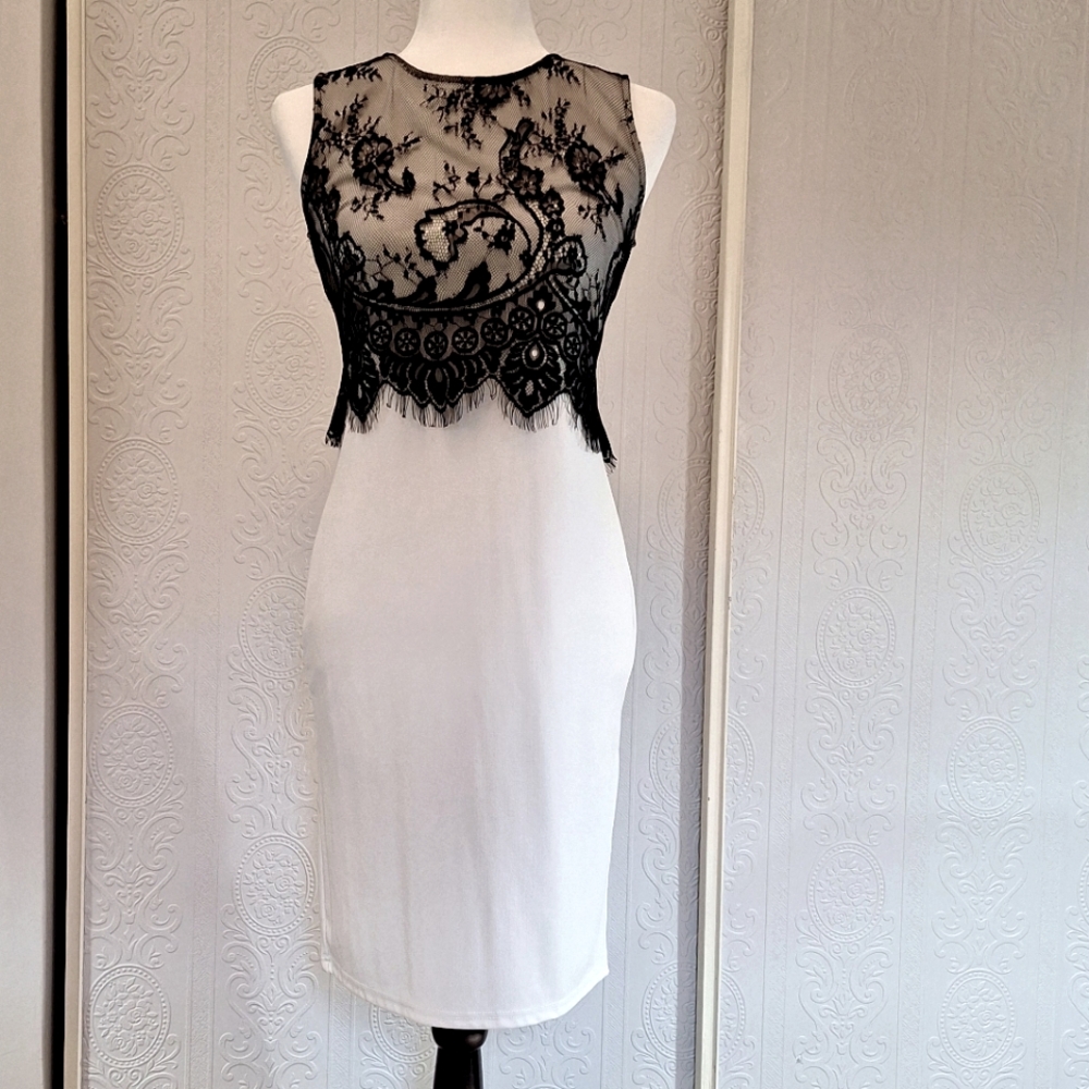 Lace overlay shift dress